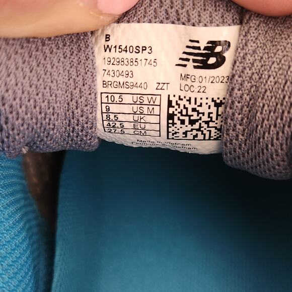 New Balance Women's W1540V3 Running Shoe, Silver/Polaris, 10.5 - Picture 7 of 8